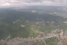 贵州贵阳龙洞堡国际机场降落过程实拍视频封面