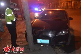 为给奔驰骗保哥仨费尽心思 交警一调监控真相大白图片
