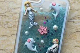 手机壳液体能烧伤皮肤？！图片