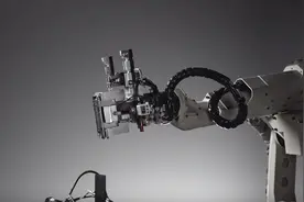 苹果拆解机器人Liam，拆解一台iPhone仅需11秒图片