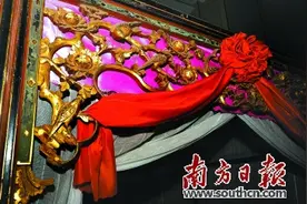 一把鲁班尺 镂画木匠心图片