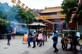 南屏晚钟：诗一般的佛门古刹图片