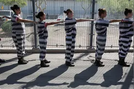 实拍美国唯一的一所女子监狱，戴手铐、被搜身都是生活日常视频封面