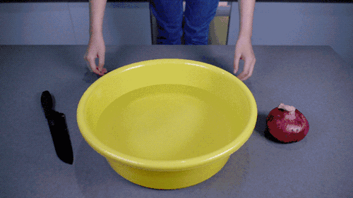 试了那么多网传方法，还是选择流着泪切洋葱吧