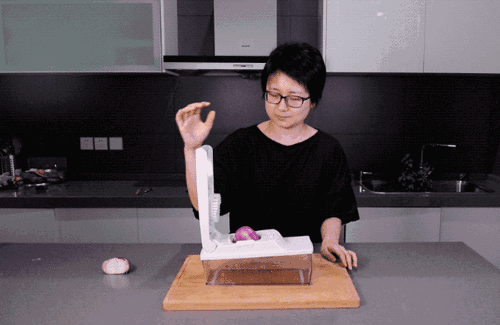 试了那么多网传方法，还是选择流着泪切洋葱吧