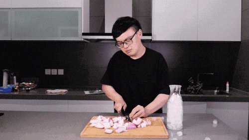 试了那么多网传方法，还是选择流着泪切洋葱吧