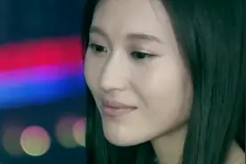 女友突然想起以前做过最浪漫的一件事，男友立刻帮助她