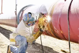 中国石油改从巴铁修建管道直抵新疆，再不用看印度脸色了！