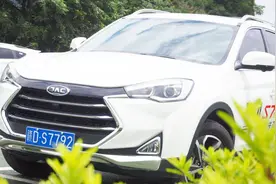 为什么国人喜欢“小马拉大车”的车型？老司机玩车多年，说了实话视频封面