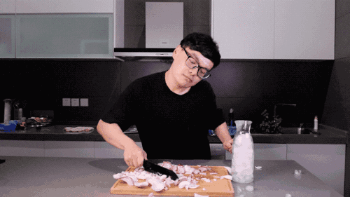 试了那么多网传方法，还是选择流着泪切洋葱吧