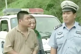 事故中东北交警问“你开车抽啥烟啊”，司机答“就抽的这种烟”