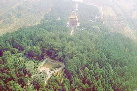 明十三陵定陵挖掘，地下玄宫金刚门如何打开，挖掘人员怎样进入的视频封面