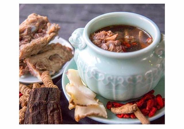 鐪熸瀛︽噦绾㈡灒鍜屽悆娉曪紝濡堝鑴歌壊绾㈡鼎浜嗭紝瀛╁瓙鎶垫姉鍔涘寮轰簡锛? onerror=