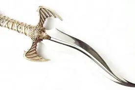 最漂亮的魔刀，外形似蛇却有对天使的翅膀，每次出现必夺人性命