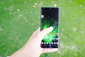 三星 Note 8 显示效果欣赏，效果这么美也只有这块屏能做到了视频封面
