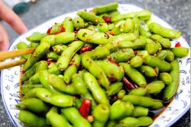 夜市摊的水煮毛豆很好吃，农村姑娘教你在家做，1分钟学会