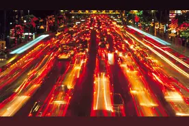 直击广东高速国庆拥堵，有车主从凌晨堵到天亮视频封面