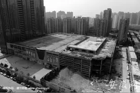 开发商擅自更改规划 合肥天鹅湖购物中心成“烂尾”图片