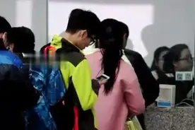 国庆节十月一日起购买异地火车票不收手续费了！你知道么？视频封面