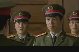 铁军师师长来敬猛虎师师长，酒不醉人醉英雄视频封面