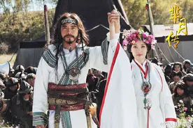 义渠君和他的月儿公主牵手，剧中高大威猛的他现实中是这样的图片