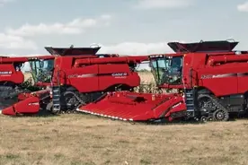 国外大型联合收割机的“级别”，是这样确定的图片