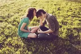 初恋的男女为什么大多都难成夫妻！图片