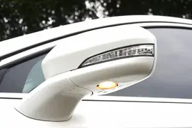 花20多万买辆蒙迪欧，这些特殊技能都不知道就亏大了！图片