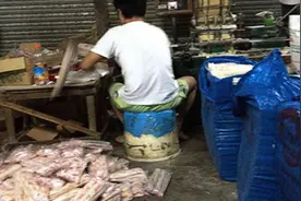 一次性筷子您有用吗？黑幕揭秘，吓死人！图片