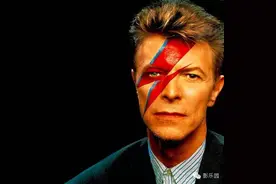怀念 | David Bowie 你纯情的脸曾与霓虹竞艳图片