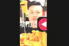 300斤的胖萝莉开吃啦，拔丝地瓜，大块鸡排，化了妆还挺漂亮的视频封面