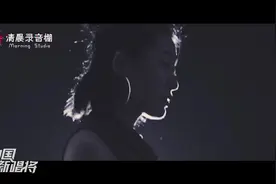 关于初恋的小情歌！这首《小小》是否把你的思绪拉回小时候？