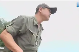 钓鱼：老鬼挂白条诱鱼钓中获特殊钓物 “以为塑料袋呢”！视频封面