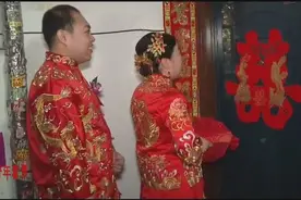 娶回来新娘被婆婆拒绝在门外 看看聪明的新娘是怎让婆婆开门服软视频封面
