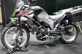 售价3.88万起，进入中国约5万，平民探险车：2017款川崎Versys-X300视频封面