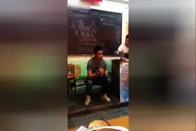 就算你不会手语，也知道他表达的什么意思，太有才了！图片