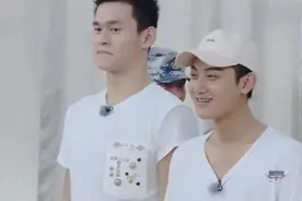 不愧为国家运动员，孙杨的身高原来这么高视频封面