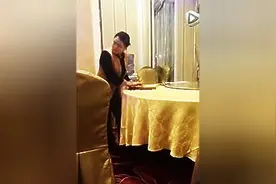 哪家酒店的服务员你这样洗筷子你们老板知道吗？图片
