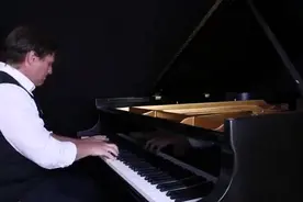 不可思议的钢琴solo，大神请收下我的膝盖图片
