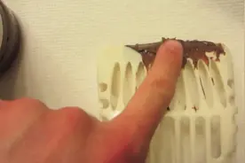 愚人节恶作剧：把巧克力伪装成翔，你这样真的很容易失去你的宝宝图片