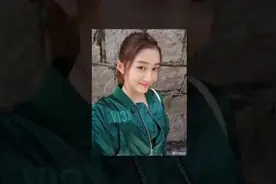 鹿晗公布恋情，关晓彤是最大赢家，直接上了韩网热搜第一名视频封面