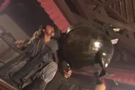 别人喝酒用碗，他们用鼎！看丘处机跟江南七怪这武功，厉害！视频封面