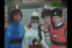 小萝莉做法抓僵尸，经典僵尸片英叔排第一这个小萝莉可排第几视频封面