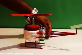 国外手工达人用这些材料做了一架直升机，这能飞起来吗？图片