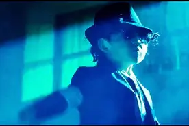 7岁神童跳MJ经典舞步，看呆歹徒！图片