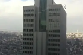 日本大地震时，看高楼大厦摇晃是怎样一种体验？视频封面