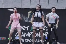 韩国三个女孩跳的“僵尸舞”，捂脸上让人诡异 当手拿下后惊呼赞图片