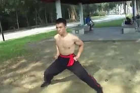 全是肌肉，小伙的洪家功夫够强身健体的图片