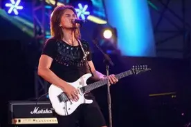 迪克牛仔、弦子深情演唱的《老爹》，老爹的嗓音太好听！