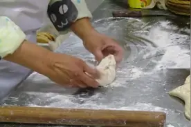 水壮馍：搭配单县羊汤的绝配，制作简单，超好吃，给个神仙都不换